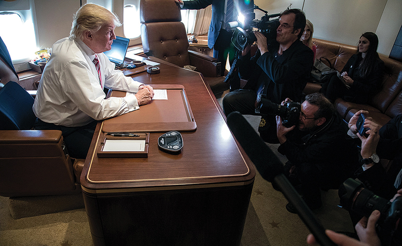 Donal Trump on air force one